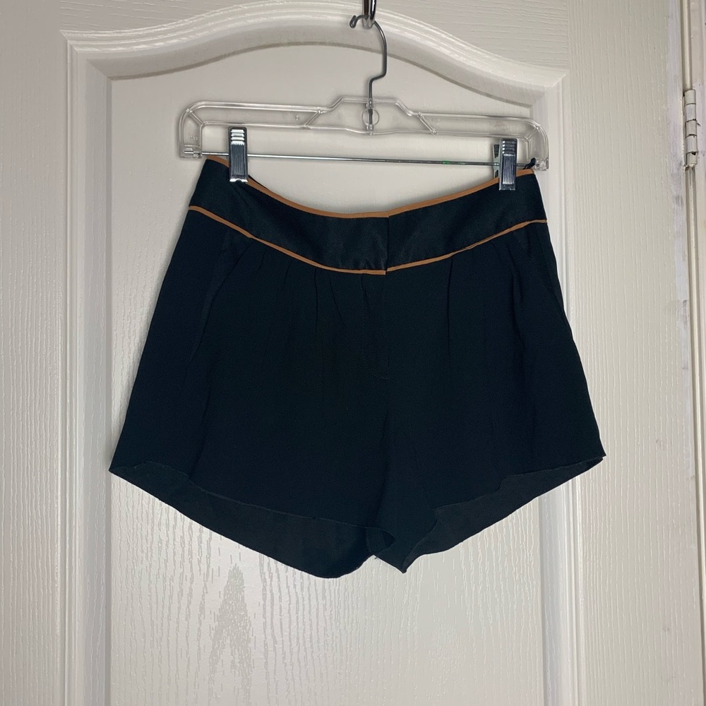 Aritzia T. Babaton Shorts